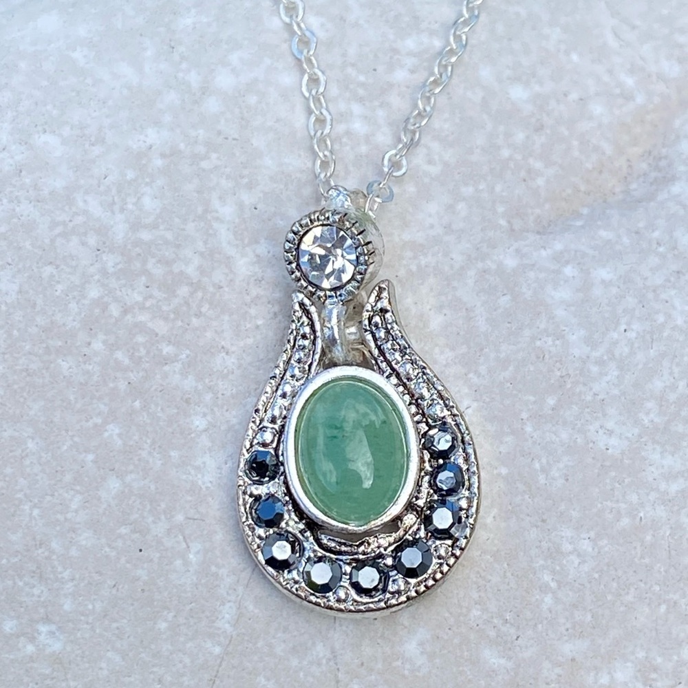 Genuine Aventurine marcasite necklace silver plated 18” chain